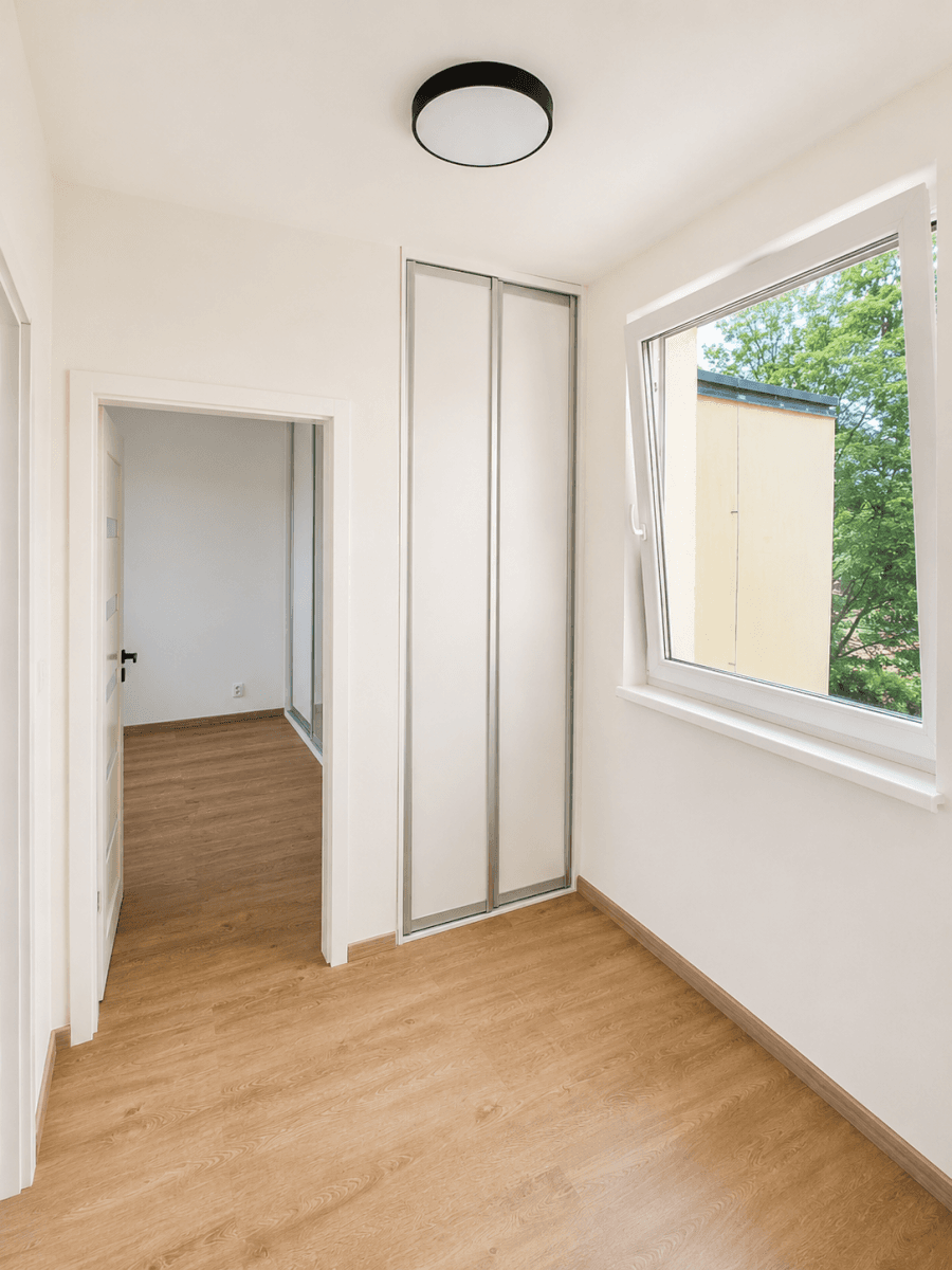 Prenájom bytu 4-izbový 84 m², Klíčanská, Praha, Praha Prenájom bytu 4-izbový 84 m², Klíčanská, Praha, Praha