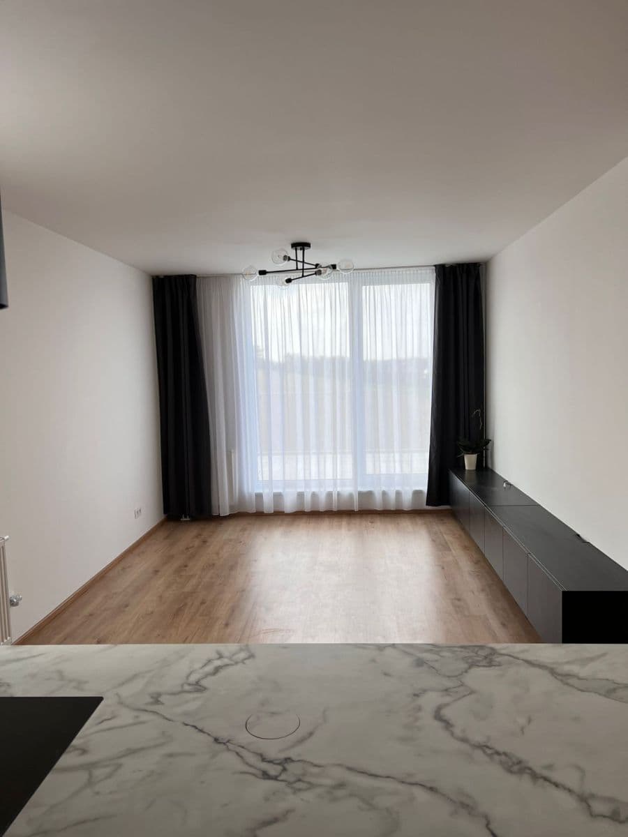 Prenájom bytu 3-izbový 64 m², Velvarská, Horoměřice, Středočeský kraj Prenájom bytu 3-izbový 64 m², Velvarská, Horoměřice, Středočeský kraj