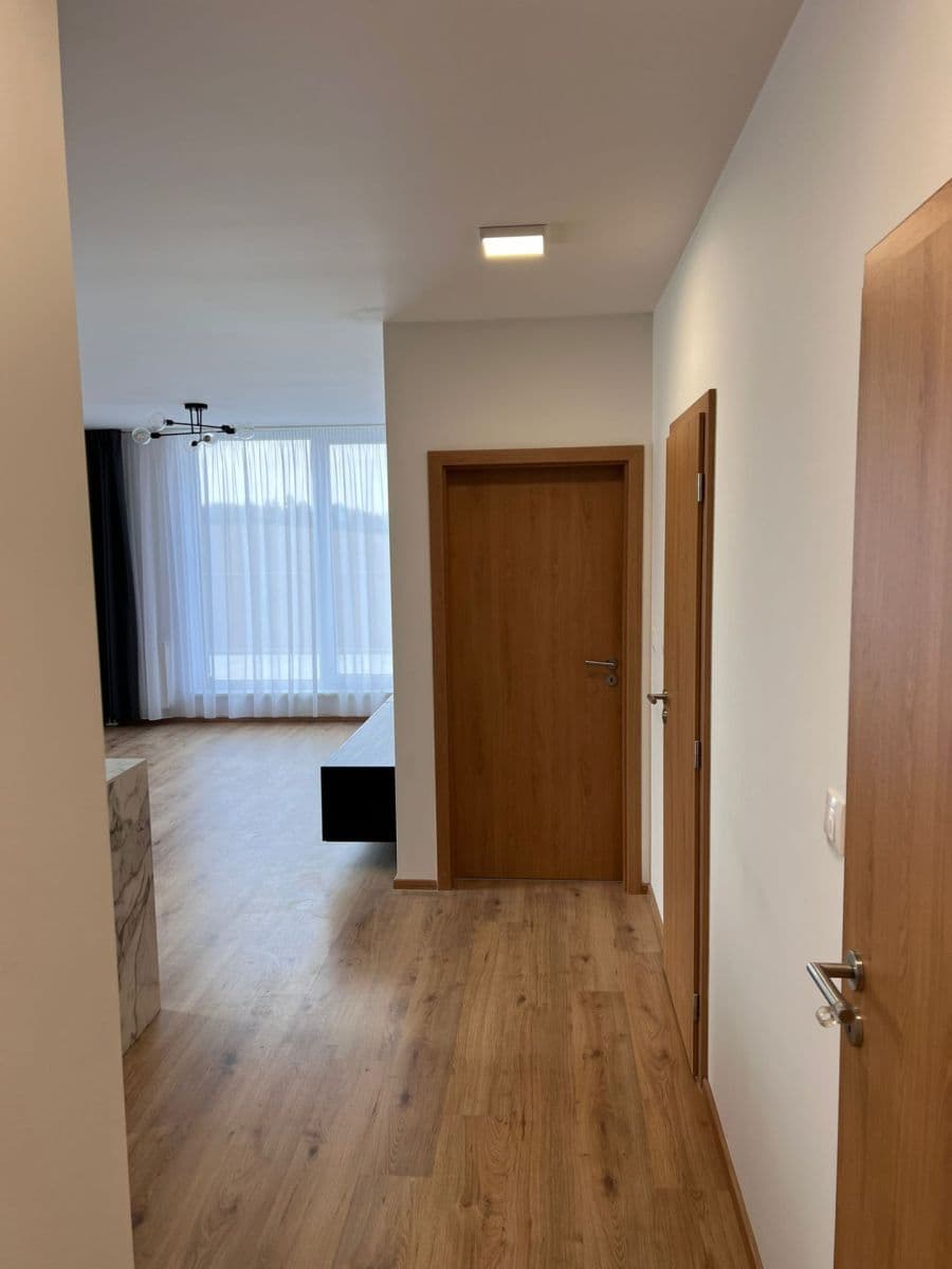 Prenájom bytu 3-izbový 64 m², Velvarská, Horoměřice, Středočeský kraj Prenájom bytu 3-izbový 64 m², Velvarská, Horoměřice, Středočeský kraj