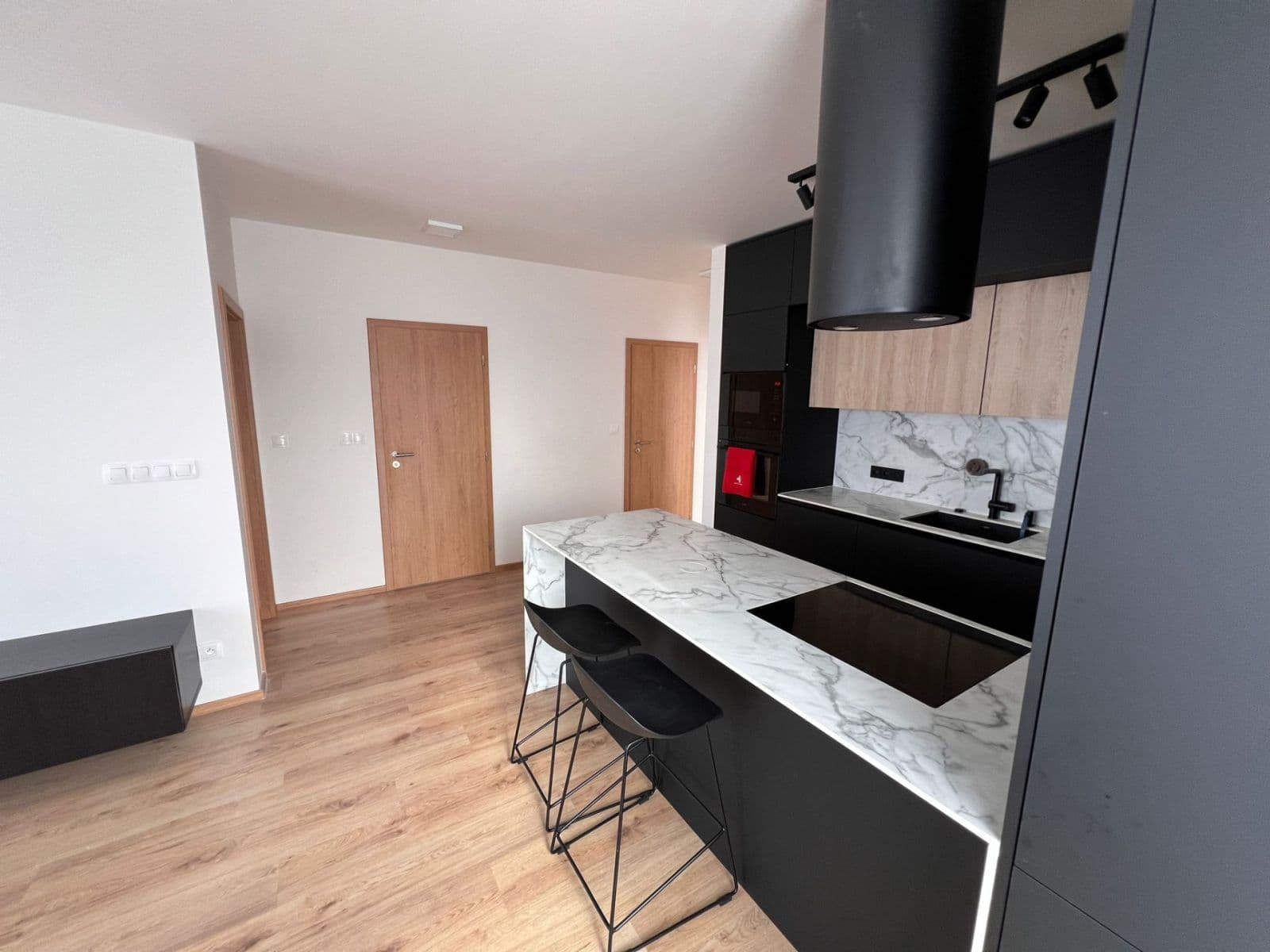 Prenájom bytu 3-izbový 64 m², Velvarská, Horoměřice, Středočeský kraj Prenájom bytu 3-izbový 64 m², Velvarská, Horoměřice, Středočeský kraj