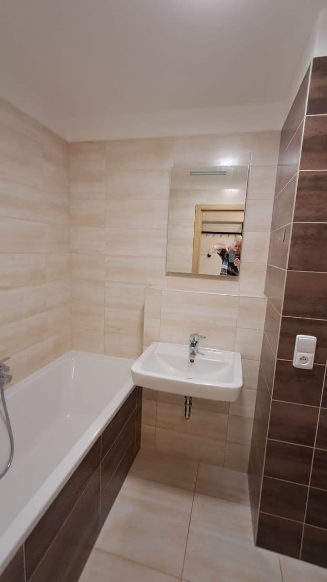 Prenájom bytu 1-izbový 36 m², Ke Kříži, Praha, Praha Prenájom bytu 1-izbový 36 m², Ke Kříži, Praha, Praha