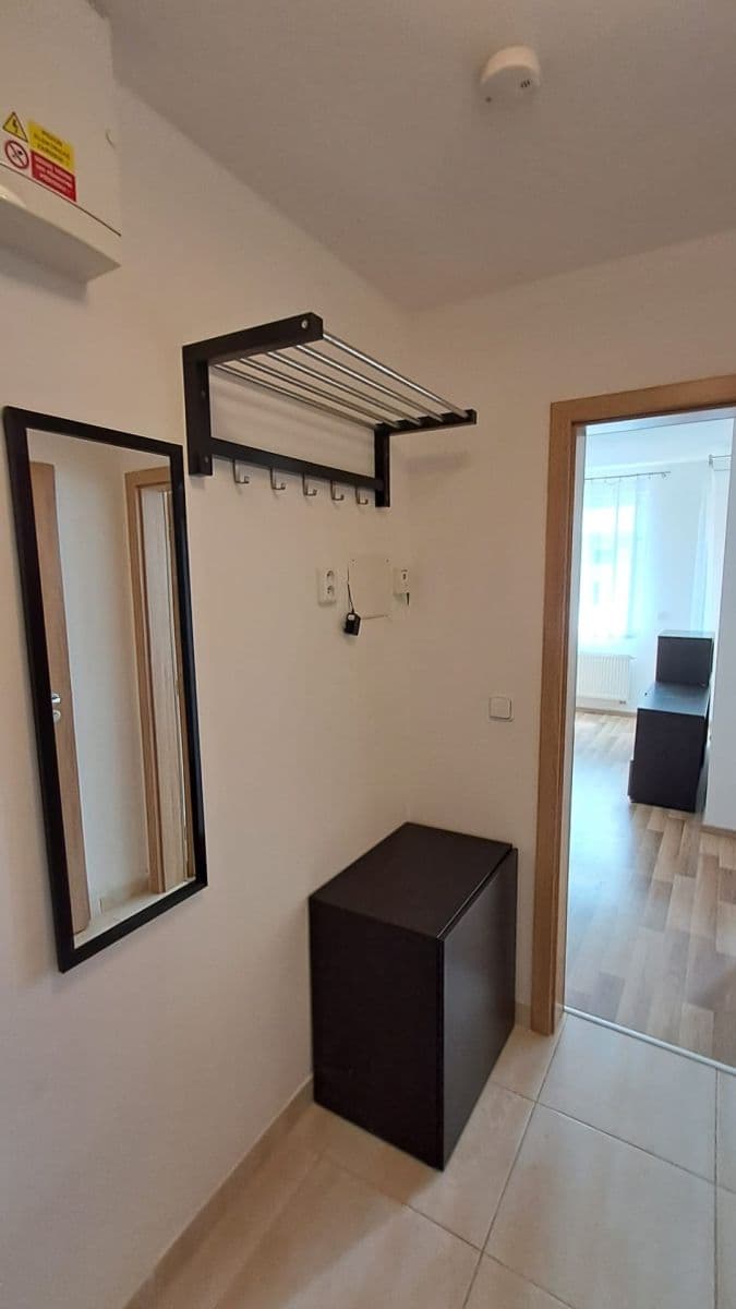 Prenájom bytu 1-izbový 36 m², Ke Kříži, Praha, Praha Prenájom bytu 1-izbový 36 m², Ke Kříži, Praha, Praha