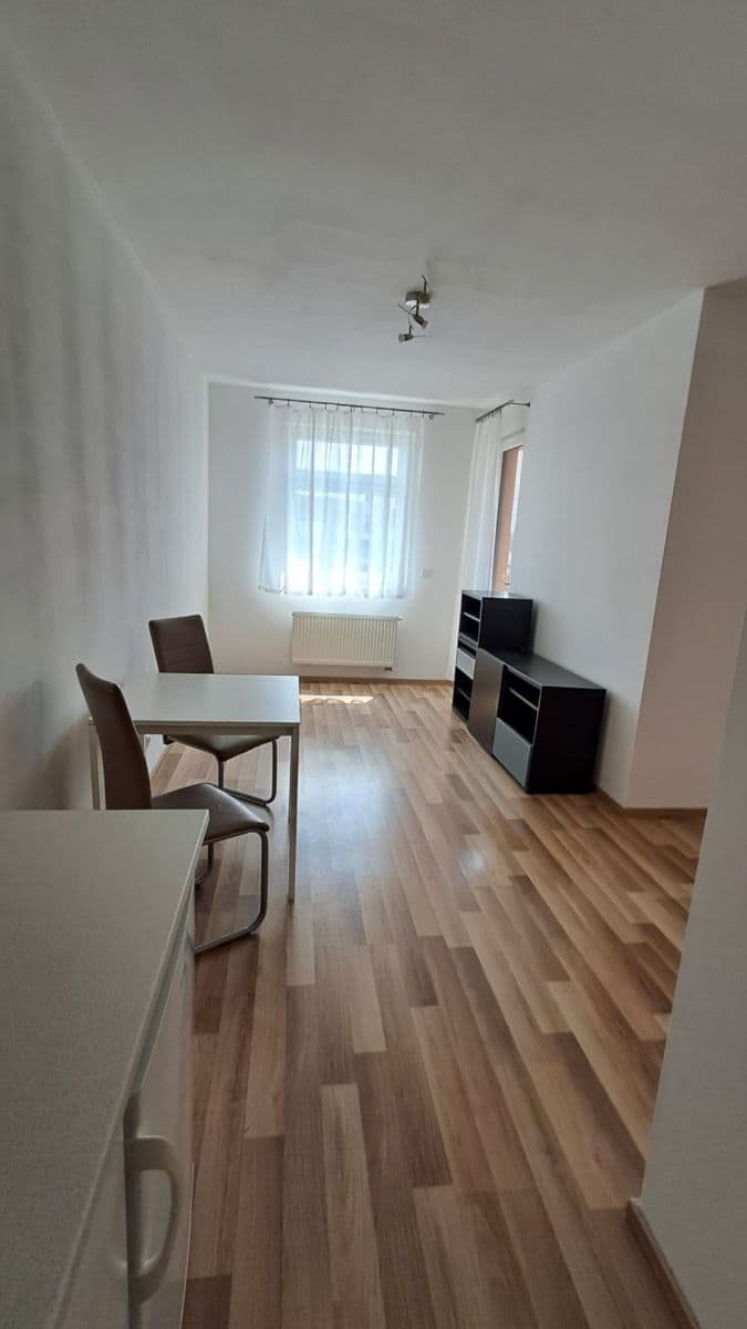 Prenájom bytu 1-izbový 36 m², Ke Kříži, Praha, Praha Prenájom bytu 1-izbový 36 m², Ke Kříži, Praha, Praha