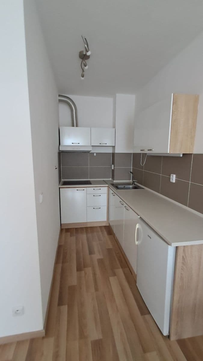 Prenájom bytu 1-izbový 36 m², Ke Kříži, Praha, Praha Prenájom bytu 1-izbový 36 m², Ke Kříži, Praha, Praha