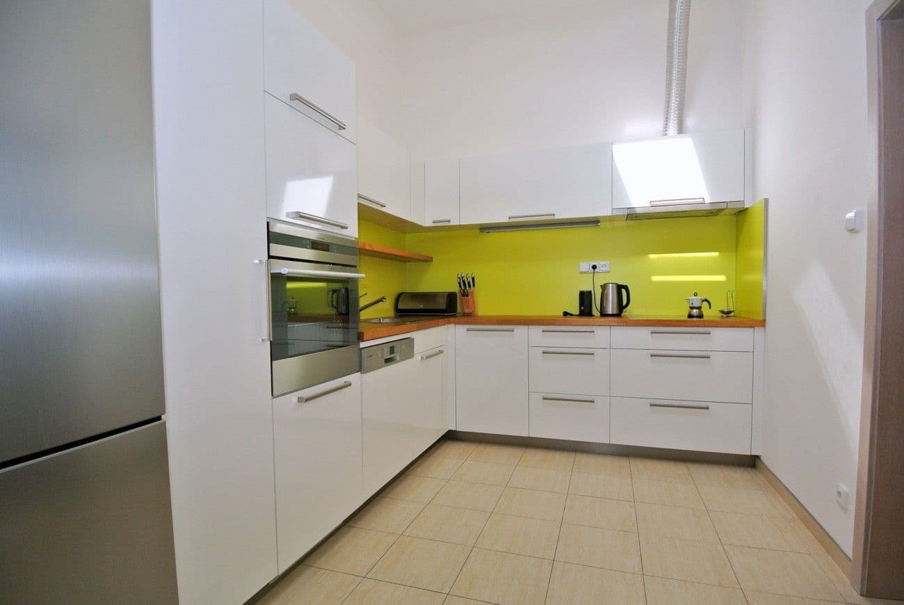 Prenájom bytu 3-izbový 106 m², Mladých Běchovic, Praha, Praha Prenájom bytu 3-izbový 106 m², Mladých Běchovic, Praha, Praha