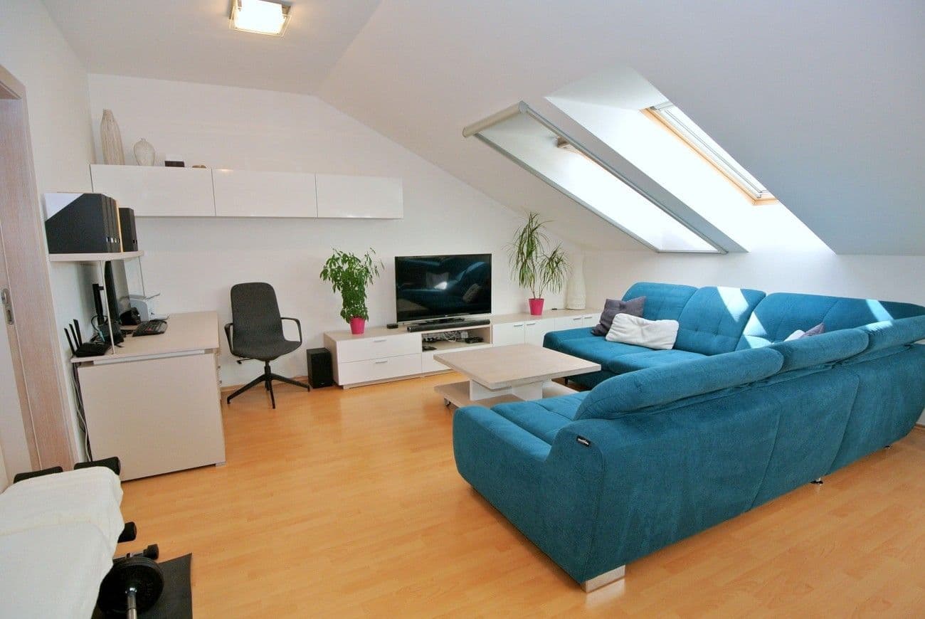 Prenájom bytu 3-izbový 106 m², Mladých Běchovic, Praha, Praha Prenájom bytu 3-izbový 106 m², Mladých Běchovic, Praha, Praha