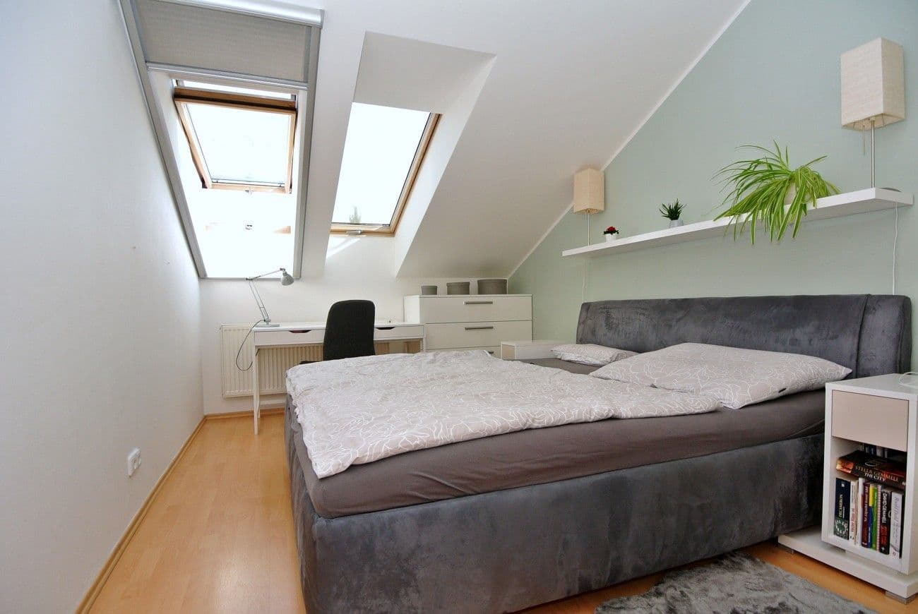 Prenájom bytu 3-izbový 106 m², Mladých Běchovic, Praha, Praha Prenájom bytu 3-izbový 106 m², Mladých Běchovic, Praha, Praha