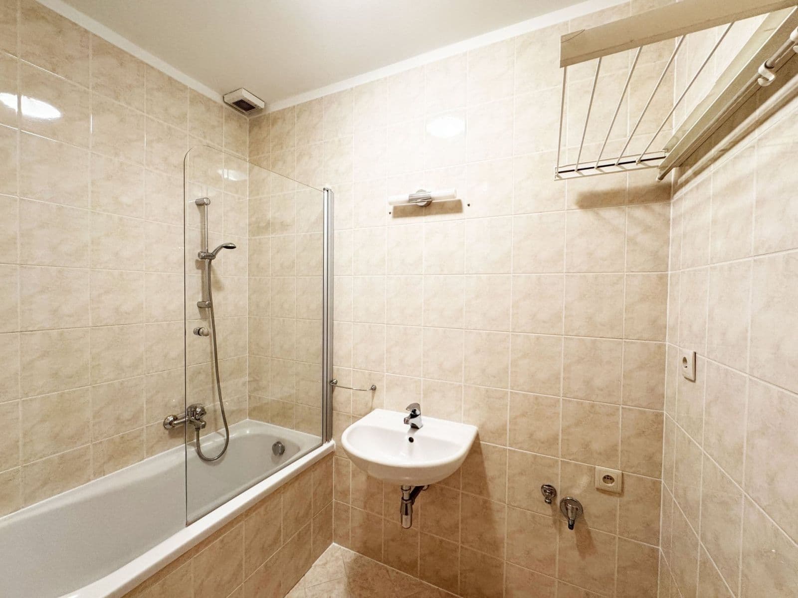 Prenájom bytu 3-izbový 80 m², Libušská, Praha, Praha Prenájom bytu 3-izbový 80 m², Libušská, Praha, Praha