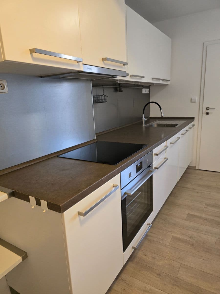 Prenájom bytu 3-izbový 74 m², Tůmova, Brno, Jihomoravský kraj Prenájom bytu 3-izbový 74 m², Tůmova, Brno, Jihomoravský kraj
