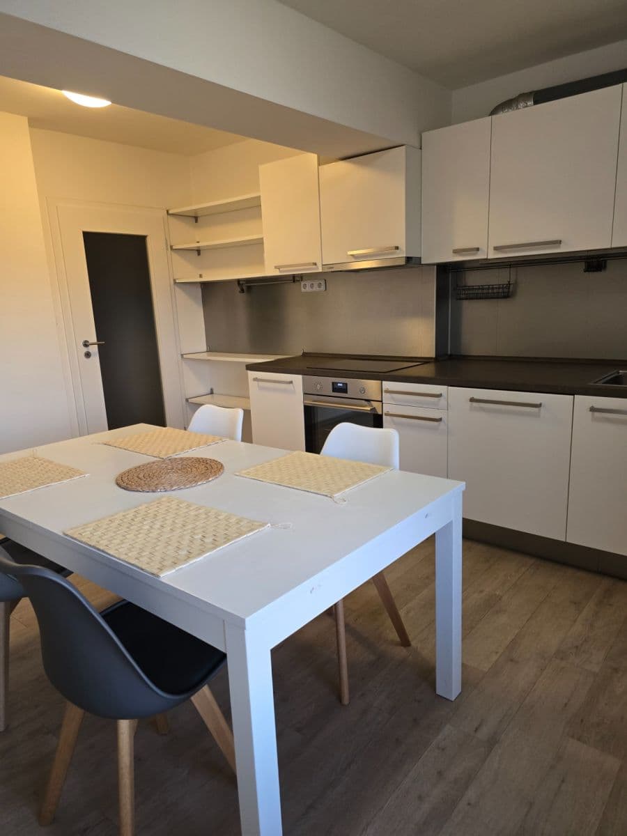 Prenájom bytu 3-izbový 74 m², Tůmova, Brno, Jihomoravský kraj Prenájom bytu 3-izbový 74 m², Tůmova, Brno, Jihomoravský kraj