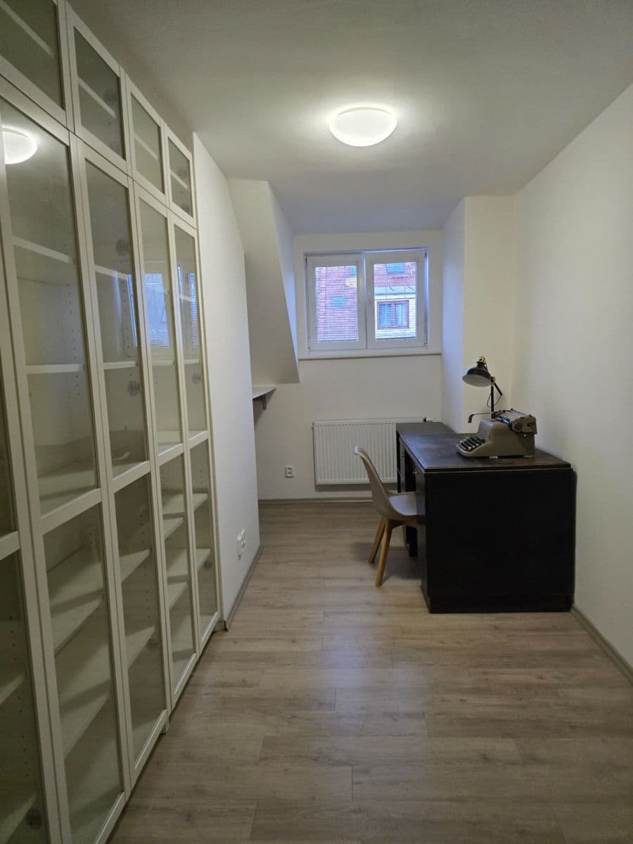 Prenájom bytu 3-izbový 74 m², Tůmova, Brno, Jihomoravský kraj Prenájom bytu 3-izbový 74 m², Tůmova, Brno, Jihomoravský kraj