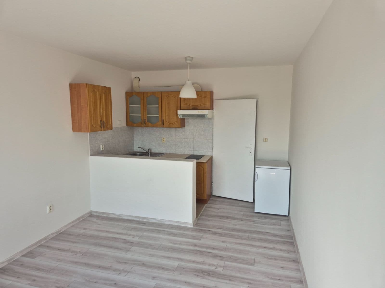 Prenájom bytu 1-izbový 26 m², Štúrova, Praha, Praha Prenájom bytu 1-izbový 26 m², Štúrova, Praha, Praha