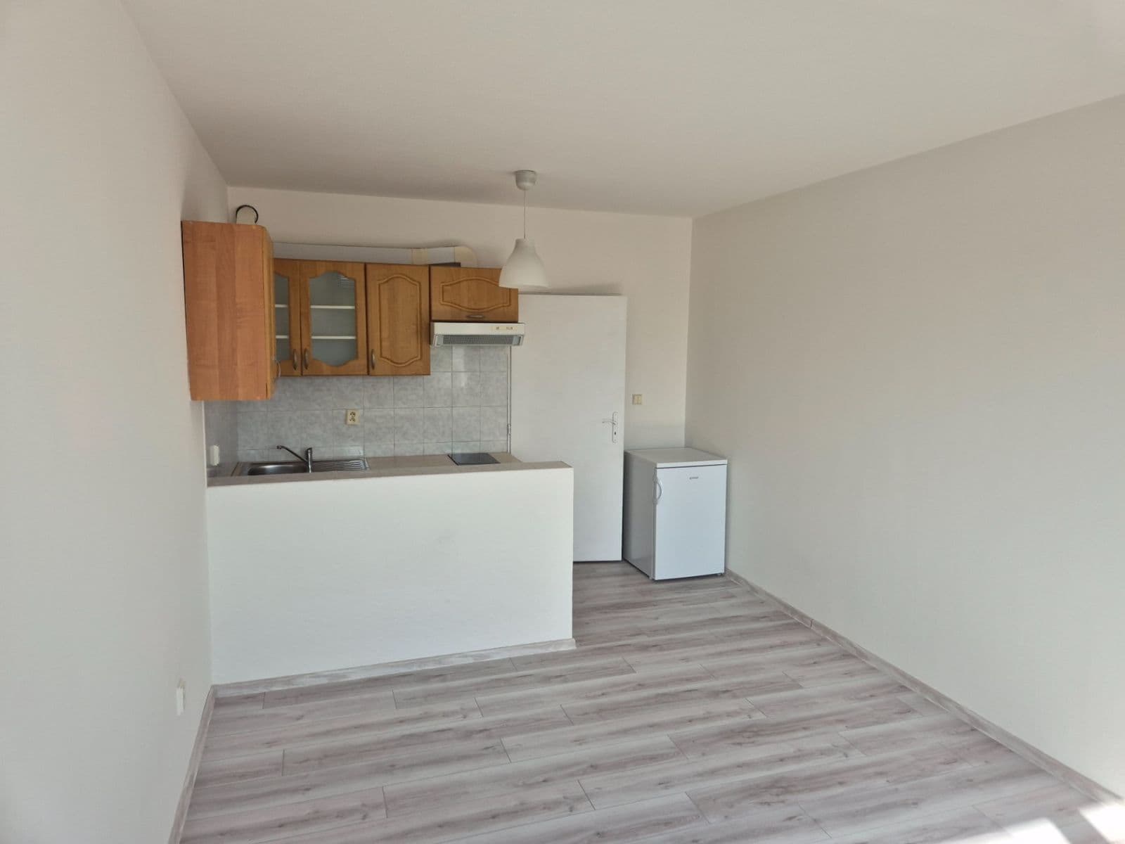 Prenájom bytu 1-izbový 26 m², Štúrova, Praha, Praha Prenájom bytu 1-izbový 26 m², Štúrova, Praha, Praha