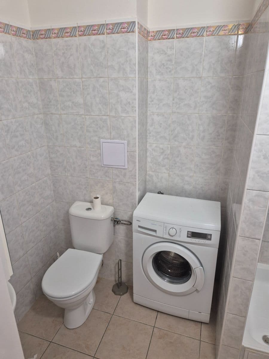 Prenájom bytu 1-izbový 26 m², Štúrova, Praha, Praha Prenájom bytu 1-izbový 26 m², Štúrova, Praha, Praha