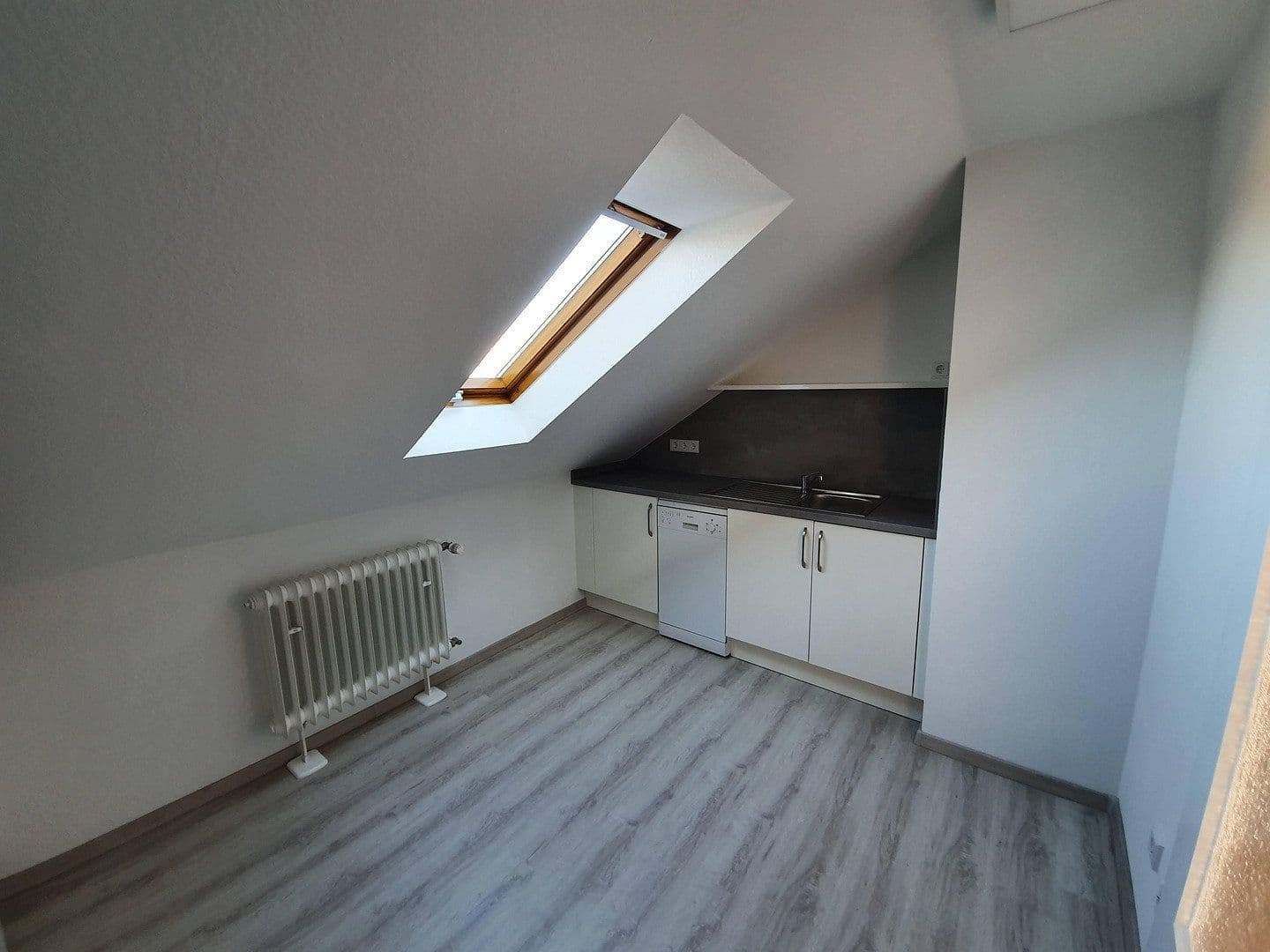 Prenájom bytu 3-izbový 90 m², Großenseebach, Bavorsko Prenájom bytu 3-izbový 90 m², Großenseebach, Bavorsko