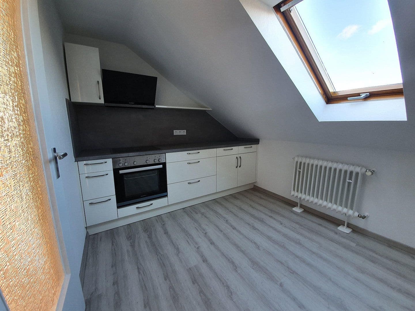 Prenájom bytu 3-izbový 90 m², Großenseebach, Bavorsko Prenájom bytu 3-izbový 90 m², Großenseebach, Bavorsko