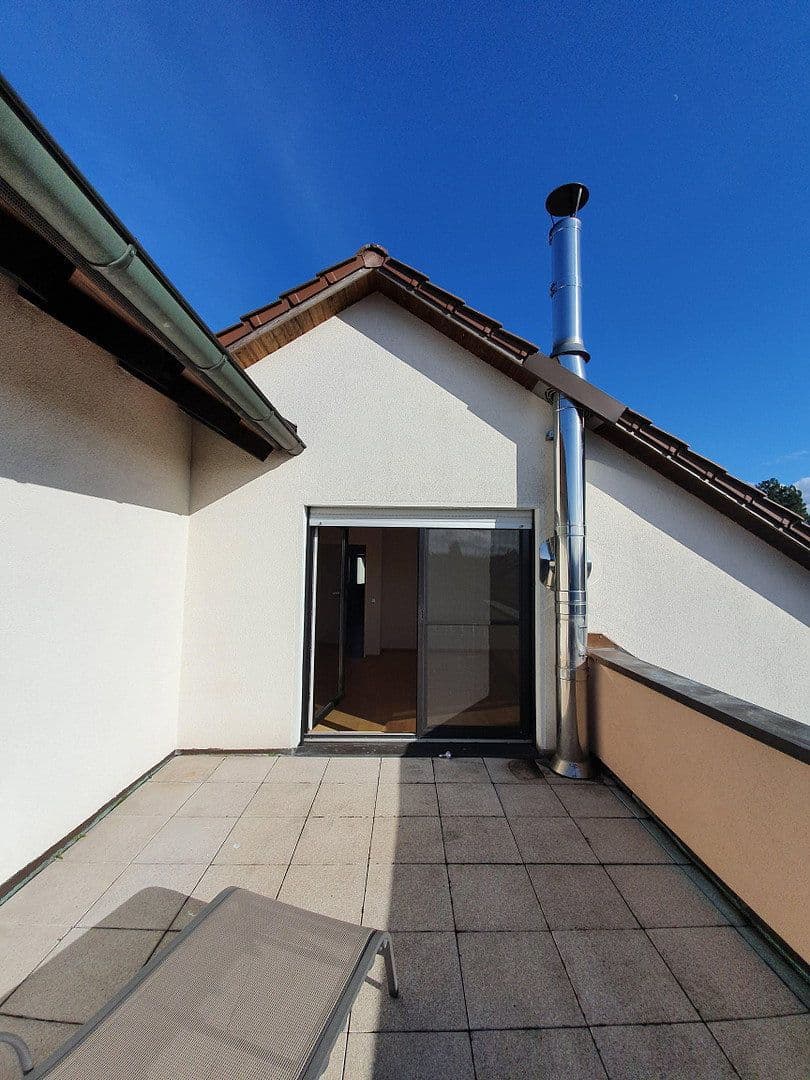 Prenájom bytu 3-izbový 90 m², Großenseebach, Bavorsko Prenájom bytu 3-izbový 90 m², Großenseebach, Bavorsko