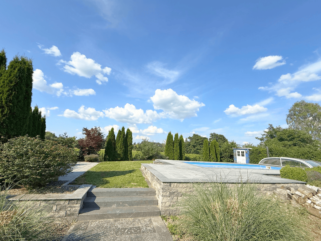 Predaj domu 400 m², pozemok 1.684 m², Bienenbüttel, Dolné Sasko Predaj domu 400 m², pozemok 1.684 m², Bienenbüttel, Dolné Sasko