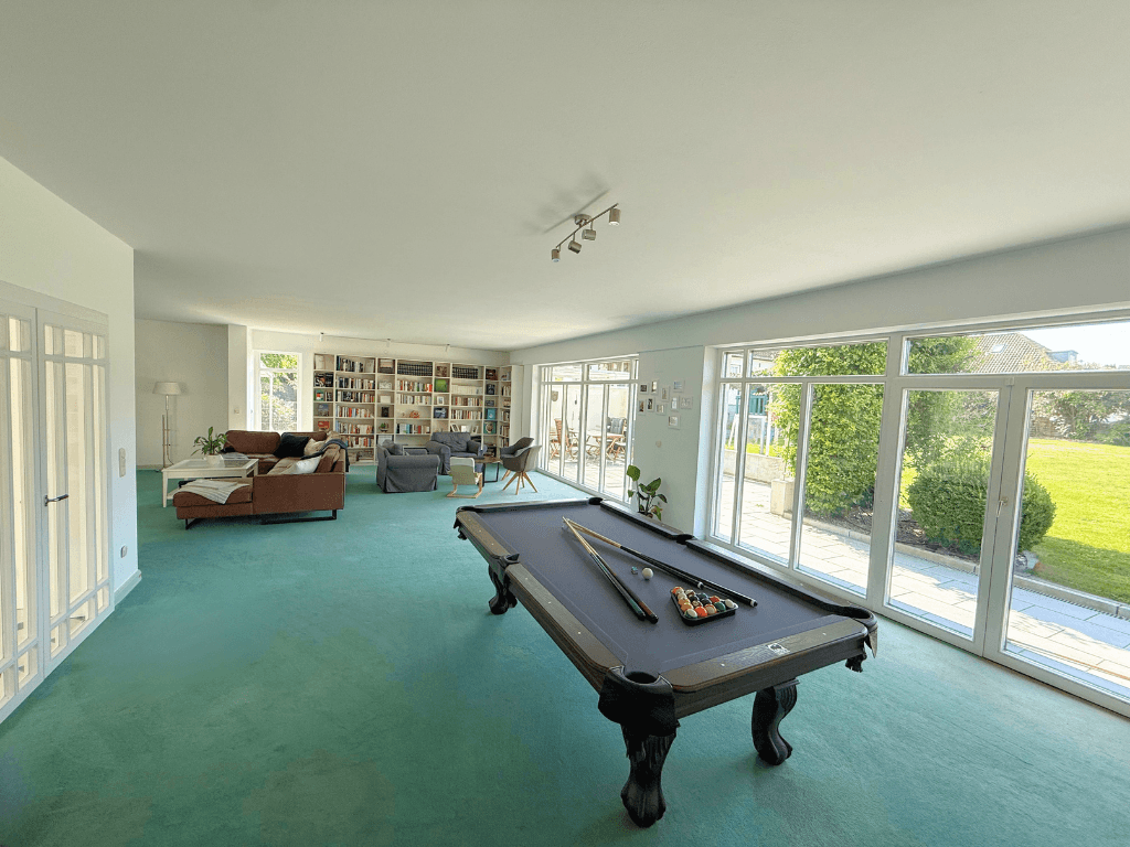 Predaj domu 400 m², pozemok 1.684 m², Bienenbüttel, Dolné Sasko Predaj domu 400 m², pozemok 1.684 m², Bienenbüttel, Dolné Sasko