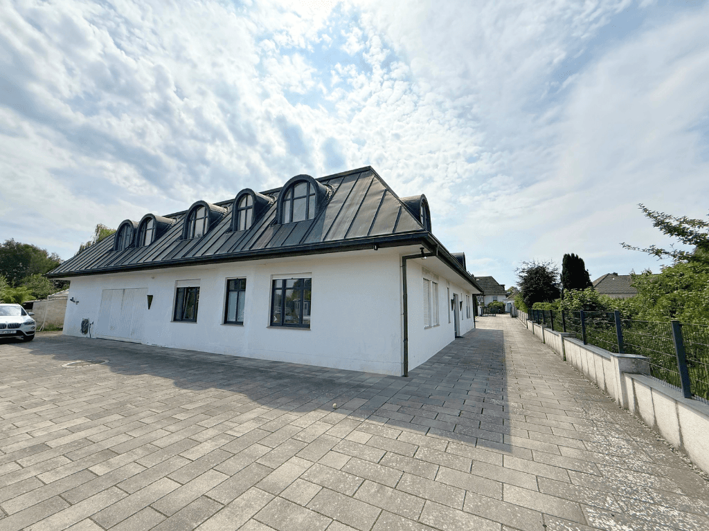 Predaj domu 400 m², pozemok 1.684 m², Bienenbüttel, Dolné Sasko Predaj domu 400 m², pozemok 1.684 m², Bienenbüttel, Dolné Sasko