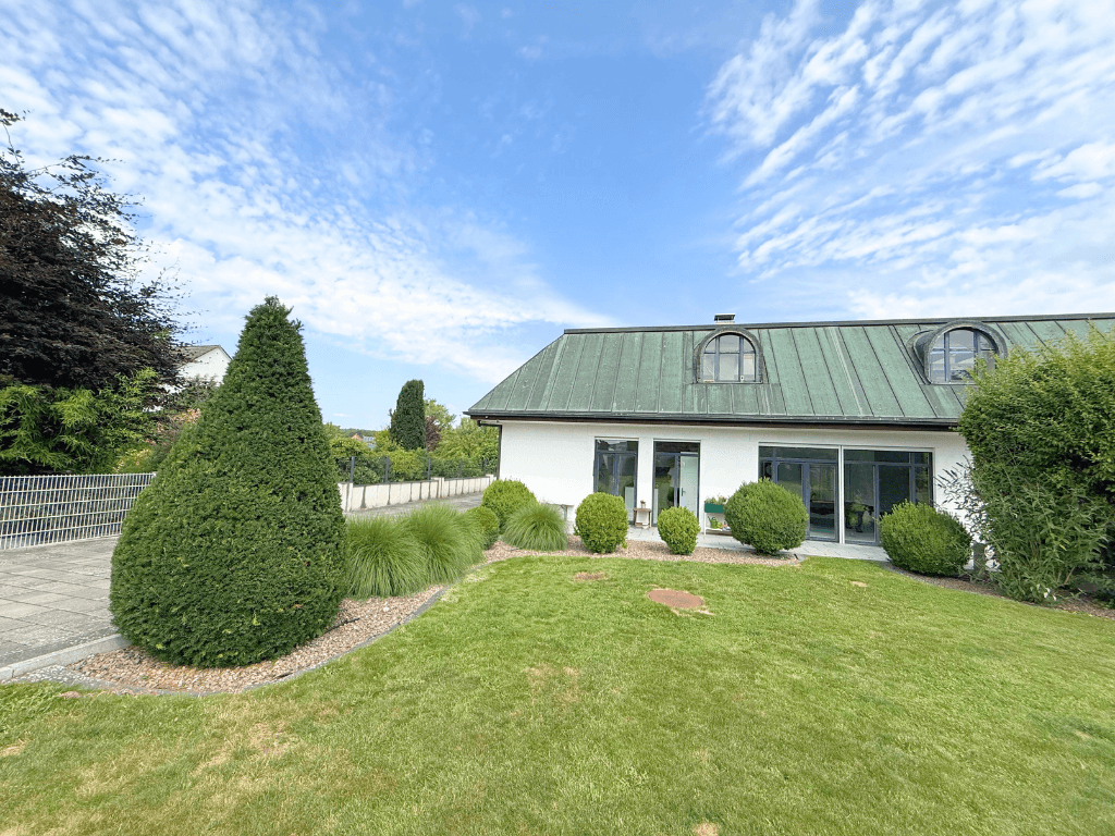 Predaj domu 400 m², pozemok 1.684 m², Bienenbüttel, Dolné Sasko Predaj domu 400 m², pozemok 1.684 m², Bienenbüttel, Dolné Sasko