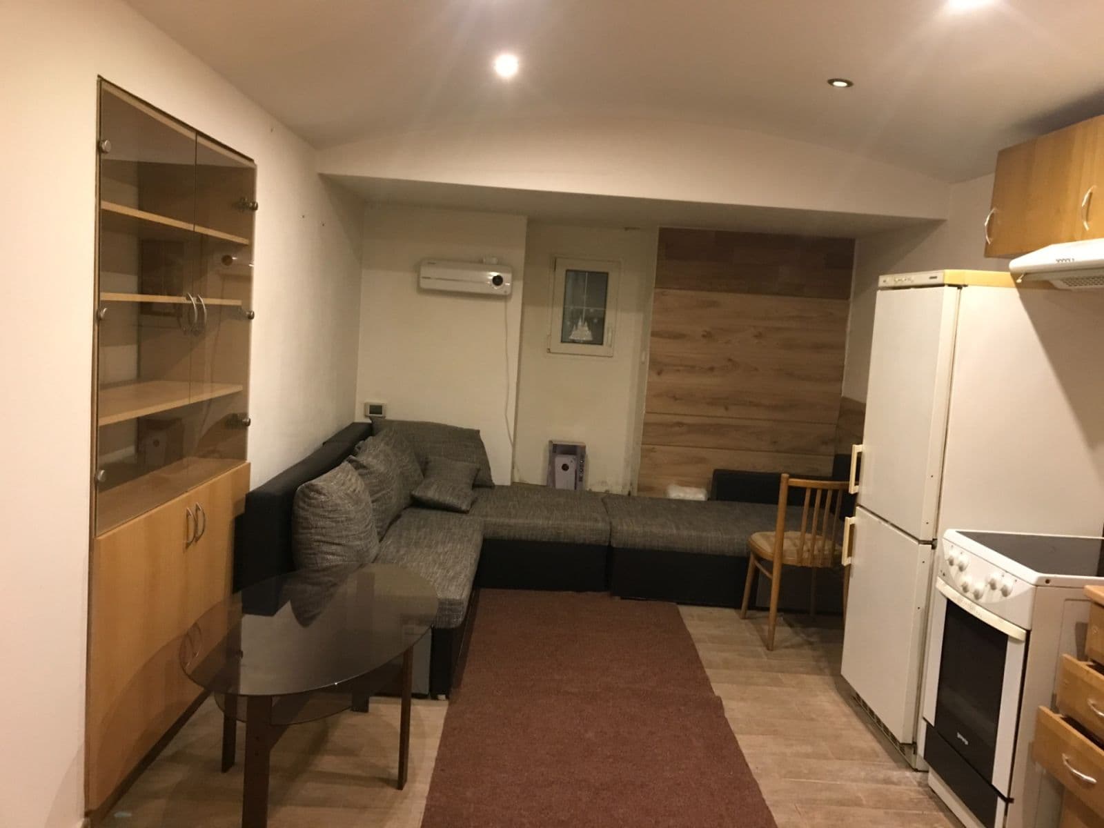 Prenájom bytu 2-izbový 43 m², Kolínská, Praha, Praha Prenájom bytu 2-izbový 43 m², Kolínská, Praha, Praha
