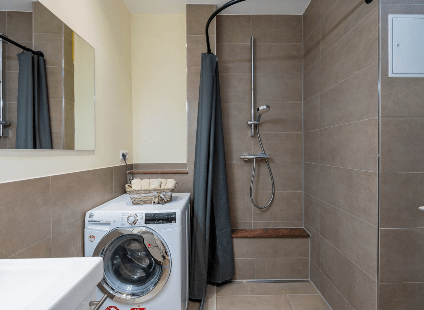 Predaj bytu 2-izbový 61 m², Berlin, Berlín Predaj bytu 2-izbový 61 m², Berlin, Berlín