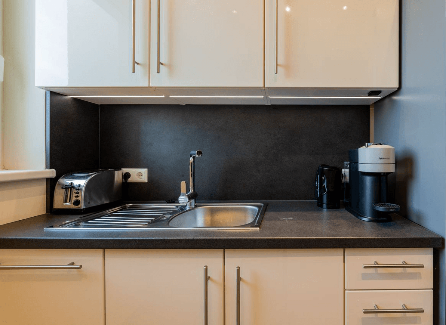 Predaj bytu 2-izbový 61 m², Berlin, Berlín Predaj bytu 2-izbový 61 m², Berlin, Berlín