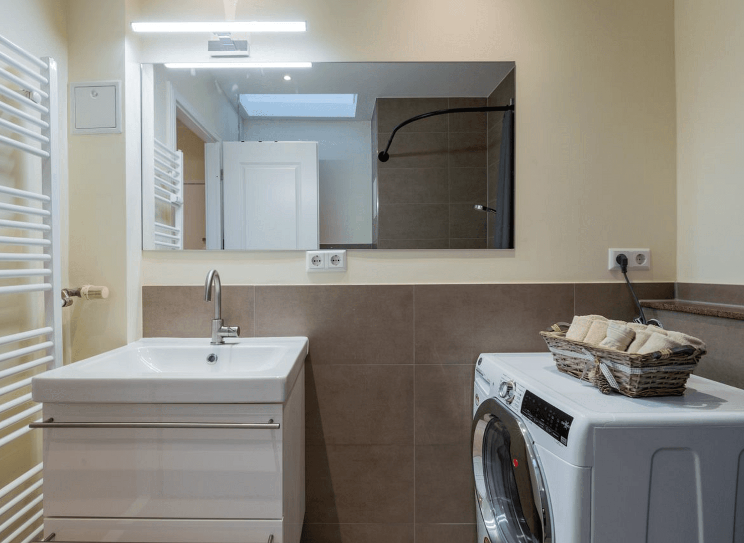 Predaj bytu 2-izbový 61 m², Berlin, Berlín Predaj bytu 2-izbový 61 m², Berlin, Berlín