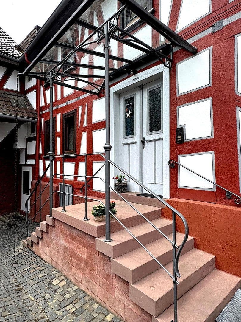 Predaj domu 280 m², pozemok 2.700 m², Kirtorf, Hesensko Predaj domu 280 m², pozemok 2.700 m², Kirtorf, Hesensko