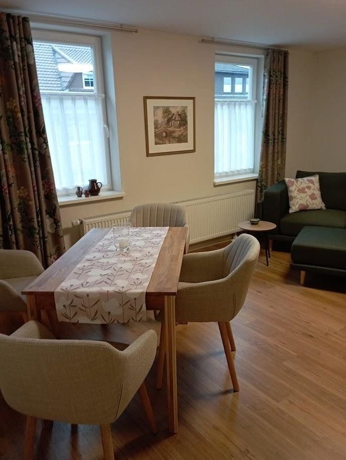 Predaj domu 145 m², pozemok 1.113 m², Katlenburg-Lindau, Dolné Sasko Predaj domu 145 m², pozemok 1.113 m², Katlenburg-Lindau, Dolné Sasko