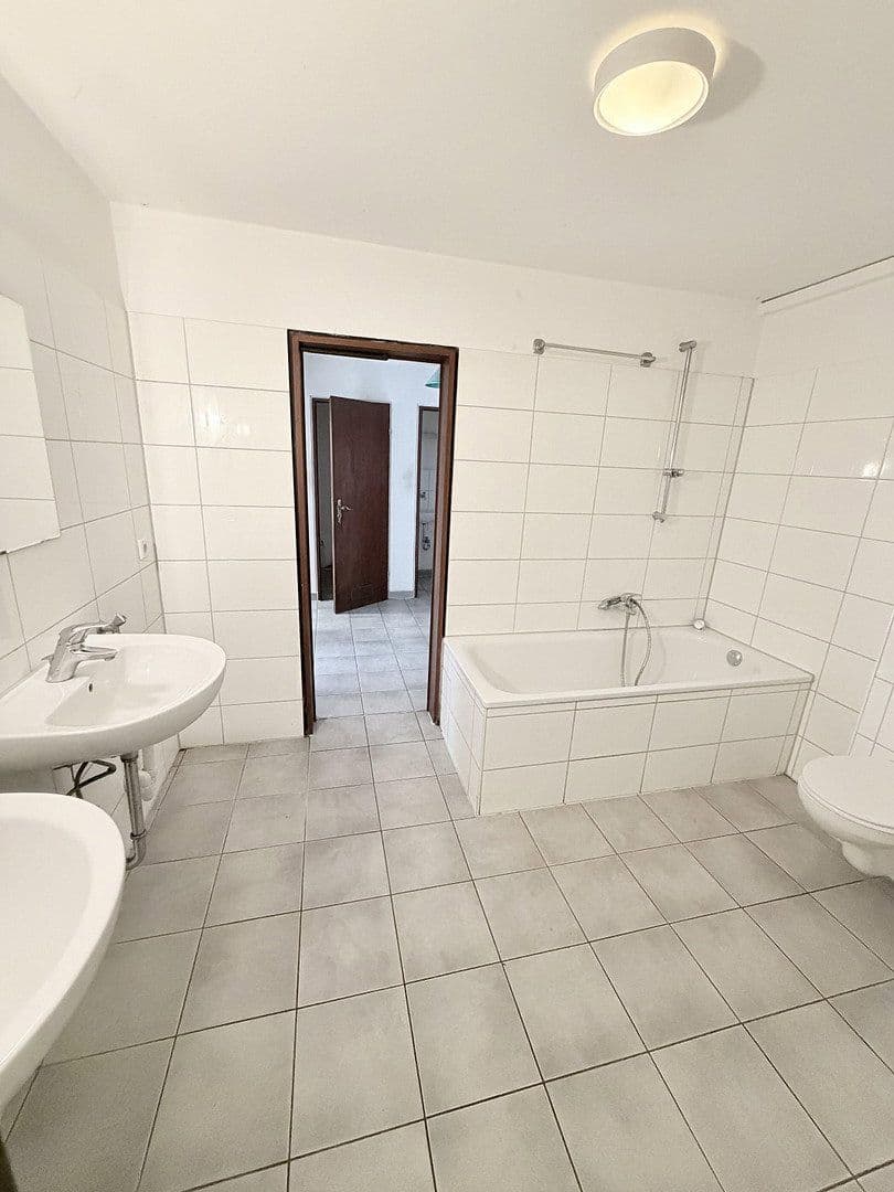 Predaj bytu 4-izbový 122 m², Esslingen am Neckar, Bádensko-Wurttembersko Predaj bytu 4-izbový 122 m², Esslingen am Neckar, Bádensko-Wurttembersko