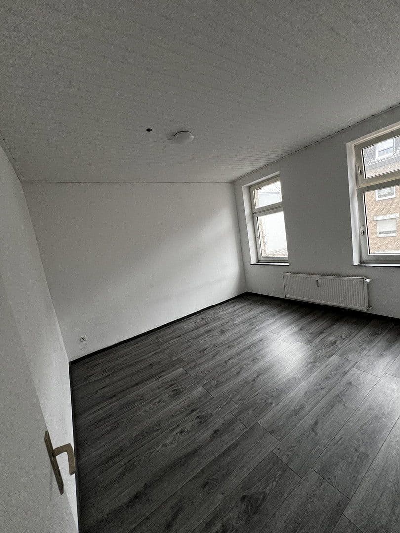 Predaj domu 200 m², pozemok 404 m², Kölner Straße 22, Mönchengladbach, Severné Porýnie - Westfálsko Predaj domu 200 m², pozemok 404 m², Kölner Straße 22, Mönchengladbach, Severné Porýnie - Westfálsko