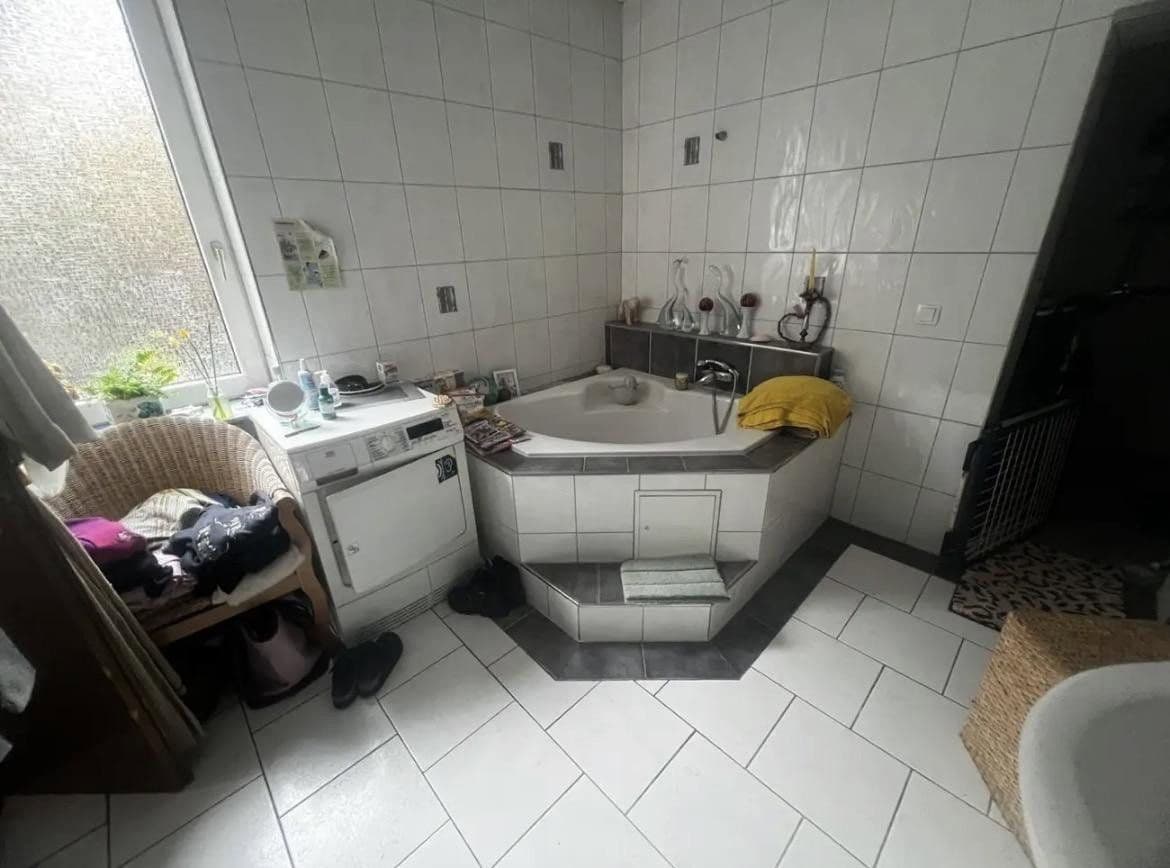 Predaj domu 200 m², pozemok 404 m², Kölner Straße 22, Mönchengladbach, Severné Porýnie - Westfálsko Predaj domu 200 m², pozemok 404 m², Kölner Straße 22, Mönchengladbach, Severné Porýnie - Westfálsko
