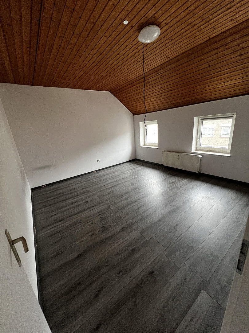 Predaj domu 200 m², pozemok 404 m², Kölner Straße 22, Mönchengladbach, Severné Porýnie - Westfálsko Predaj domu 200 m², pozemok 404 m², Kölner Straße 22, Mönchengladbach, Severné Porýnie - Westfálsko