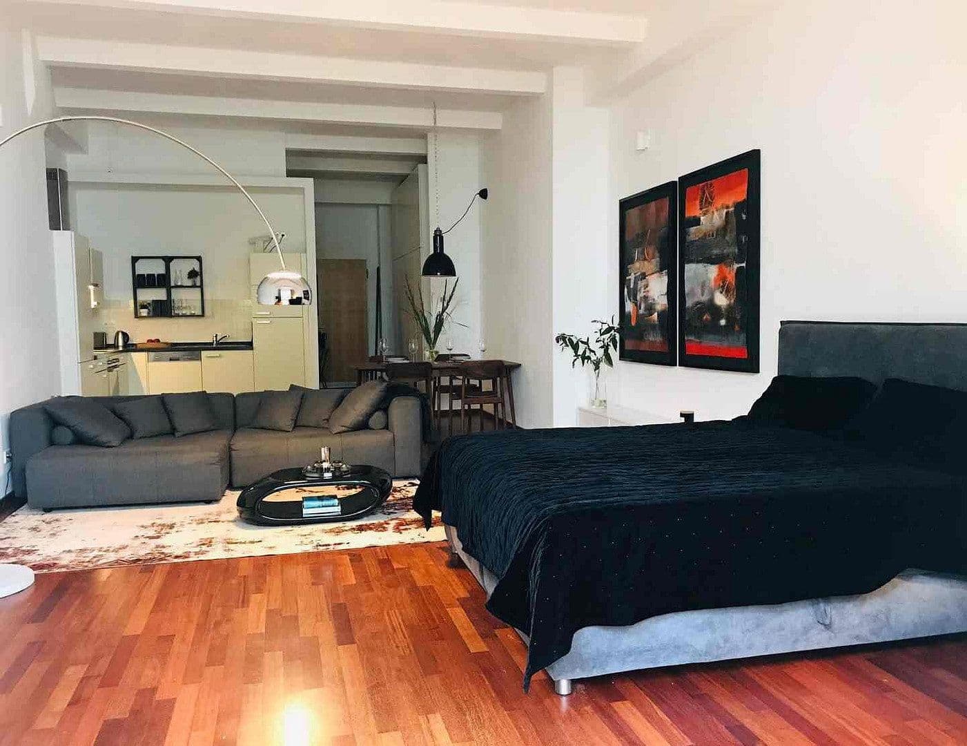 Predaj bytu 1-izbový 70 m², Berlin, Berlín Predaj bytu 1-izbový 70 m², Berlin, Berlín