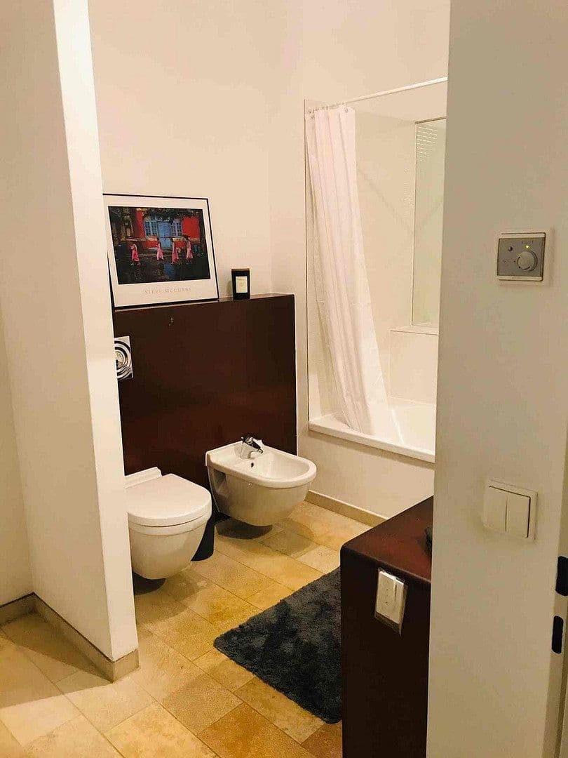 Predaj bytu 1-izbový 70 m², Berlin, Berlín Predaj bytu 1-izbový 70 m², Berlin, Berlín