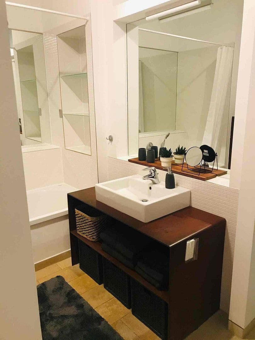 Predaj bytu 1-izbový 70 m², Berlin, Berlín Predaj bytu 1-izbový 70 m², Berlin, Berlín