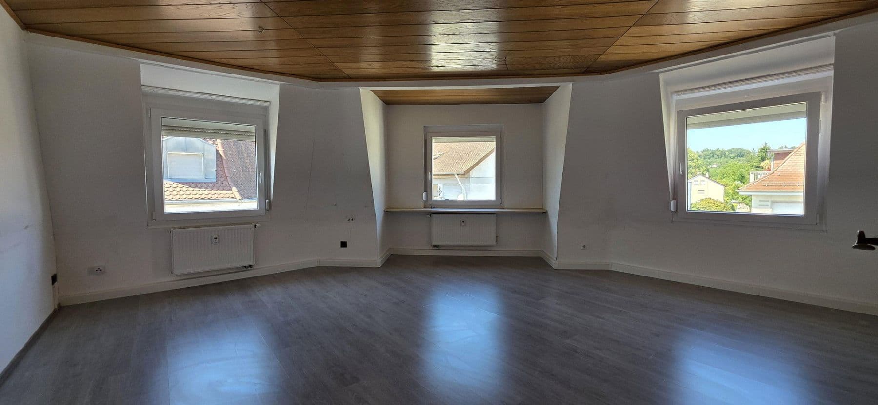 Prenájom bytu 4-izbový 110 m², Biberstr. 11, Pforzheim, Bádensko-Wurttembersko Prenájom bytu 4-izbový 110 m², Biberstr. 11, Pforzheim, Bádensko-Wurttembersko