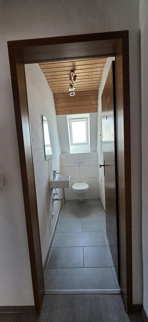 Prenájom bytu 4-izbový 110 m², Biberstr. 11, Pforzheim, Bádensko-Wurttembersko Prenájom bytu 4-izbový 110 m², Biberstr. 11, Pforzheim, Bádensko-Wurttembersko