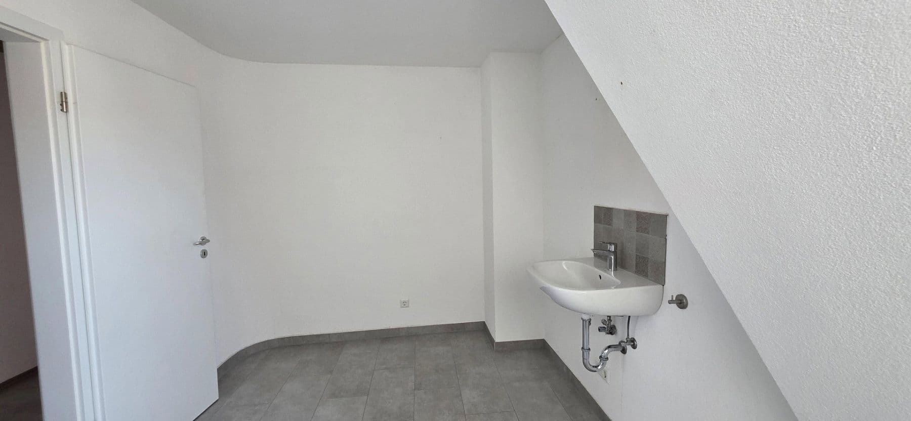 Prenájom bytu 4-izbový 110 m², Biberstr. 11, Pforzheim, Bádensko-Wurttembersko Prenájom bytu 4-izbový 110 m², Biberstr. 11, Pforzheim, Bádensko-Wurttembersko