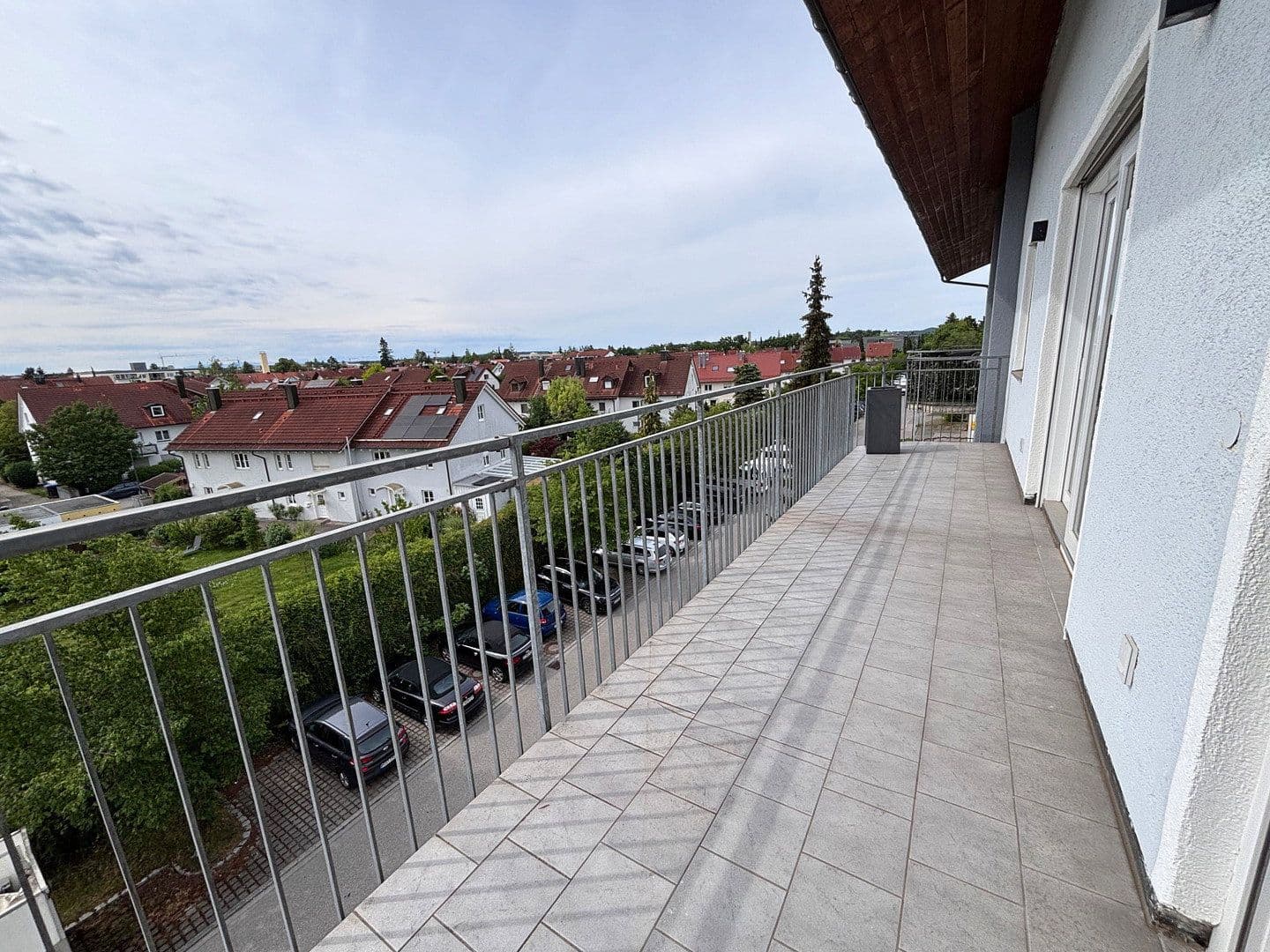 Prenájom bytu 4-izbový 115 m², Gilching, Bavorsko Prenájom bytu 4-izbový 115 m², Gilching, Bavorsko
