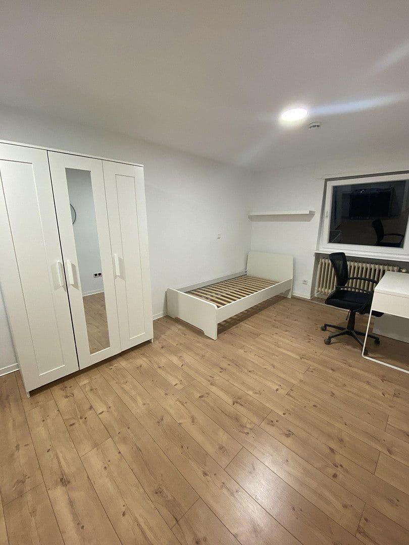 Prenájom bytu 1-izbový 24 m², Mannheim, Bádensko-Wurttembersko Prenájom bytu 1-izbový 24 m², Mannheim, Bádensko-Wurttembersko