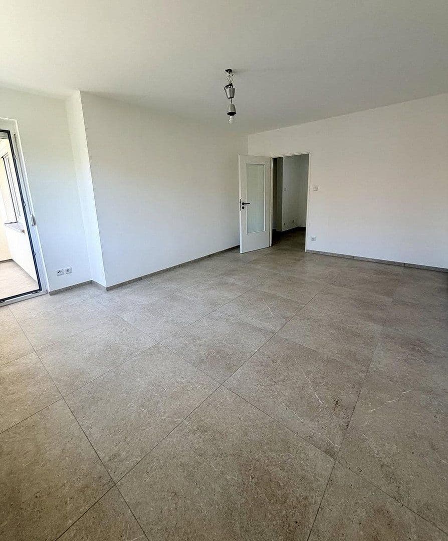 Prenájom bytu 2-izbový 69 m², Erlangen, Bavorsko Prenájom bytu 2-izbový 69 m², Erlangen, Bavorsko