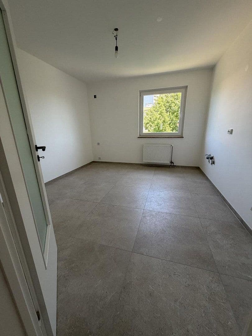 Prenájom bytu 2-izbový 69 m², Erlangen, Bavorsko Prenájom bytu 2-izbový 69 m², Erlangen, Bavorsko