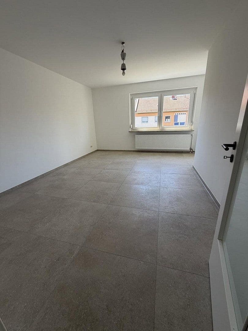 Prenájom bytu 2-izbový 69 m², Erlangen, Bavorsko Prenájom bytu 2-izbový 69 m², Erlangen, Bavorsko