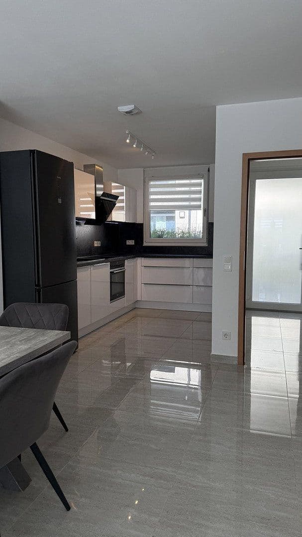 Predaj domu 145 m², pozemok 232 m², Neckarsteinach, Hesensko Predaj domu 145 m², pozemok 232 m², Neckarsteinach, Hesensko