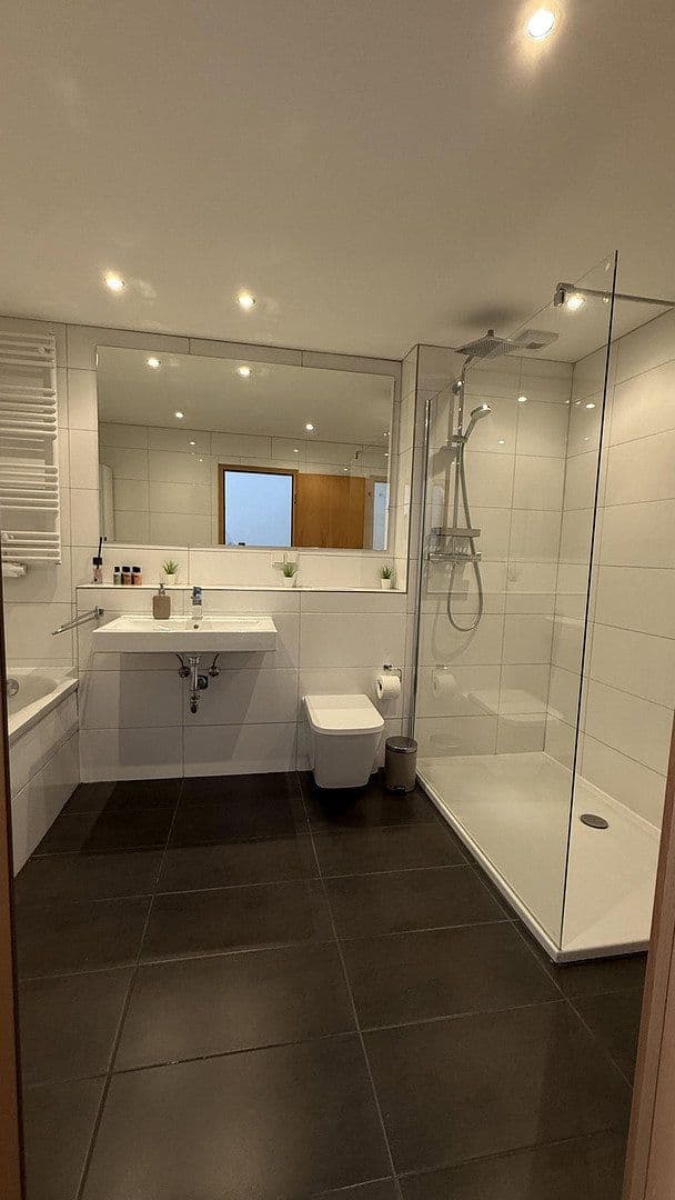 Predaj domu 145 m², pozemok 232 m², Neckarsteinach, Hesensko Predaj domu 145 m², pozemok 232 m², Neckarsteinach, Hesensko