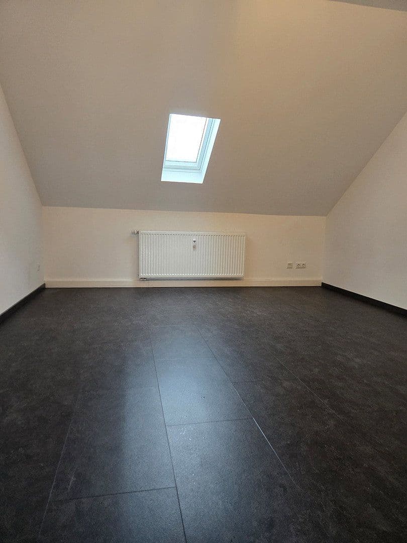 Prenájom bytu 3-izbový 85 m², Augustastraße 41-43, Duisburg Alt-Homberg, Severné Porýnie - Westfálsko Prenájom bytu 3-izbový 85 m², Augustastraße 41-43, Duisburg Alt-Homberg, Severné Porýnie - Westfálsko