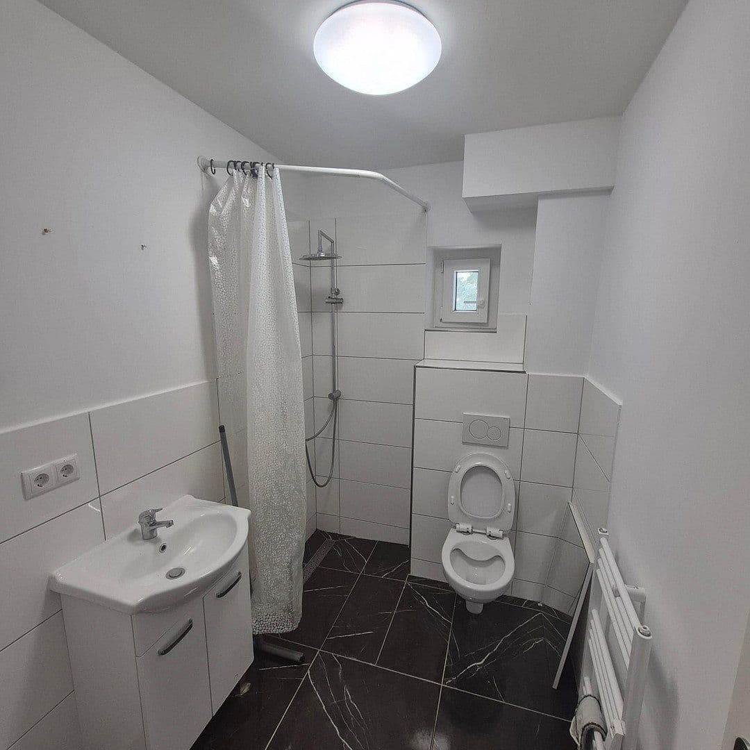 Prenájom bytu 1-izbový 38 m², Pforzheim, Bádensko-Wurttembersko Prenájom bytu 1-izbový 38 m², Pforzheim, Bádensko-Wurttembersko